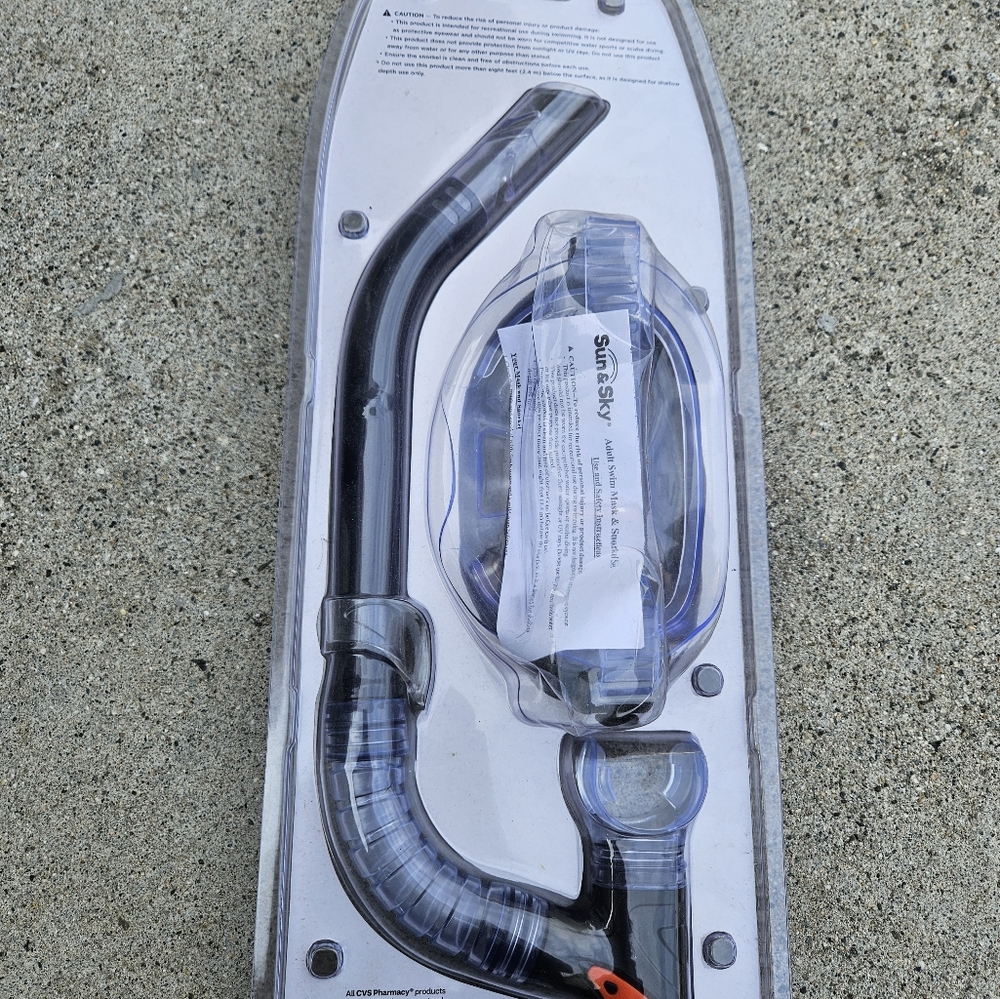 Brand New Adult Swim Mask & Snorkel Set - Picture 2 of 2